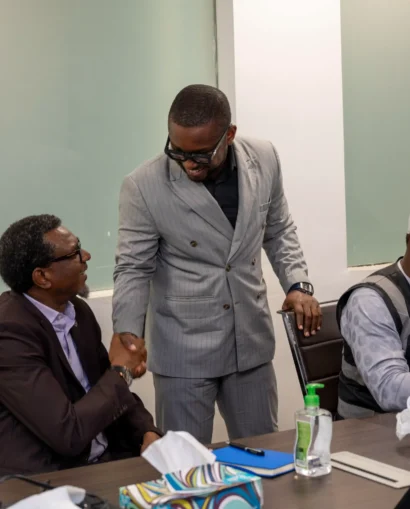 DSC_8123 (1) DSC_8123 (1)